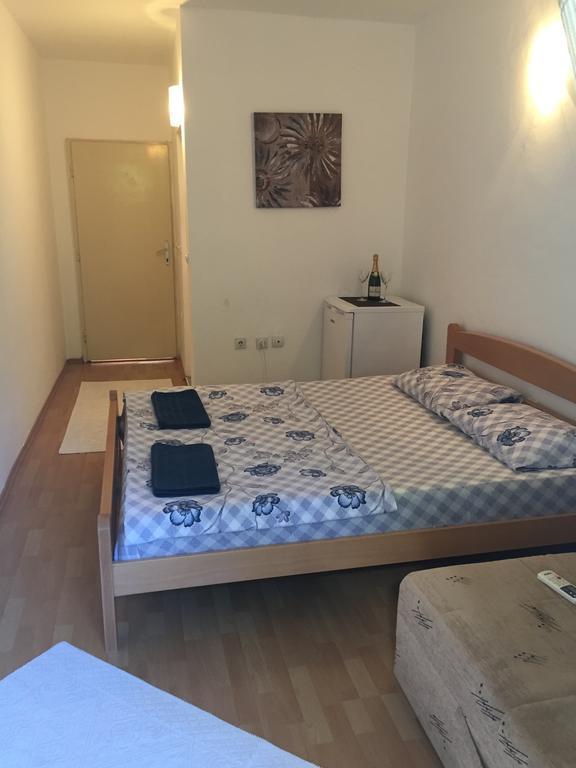 Tina Rooms Улцин Екстериор снимка