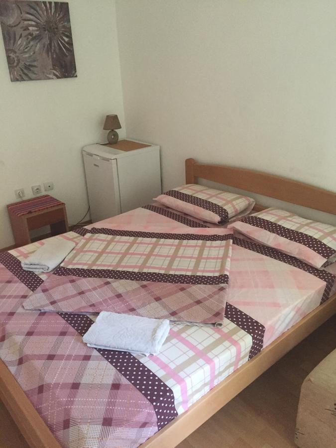 Tina Rooms Улцин Екстериор снимка